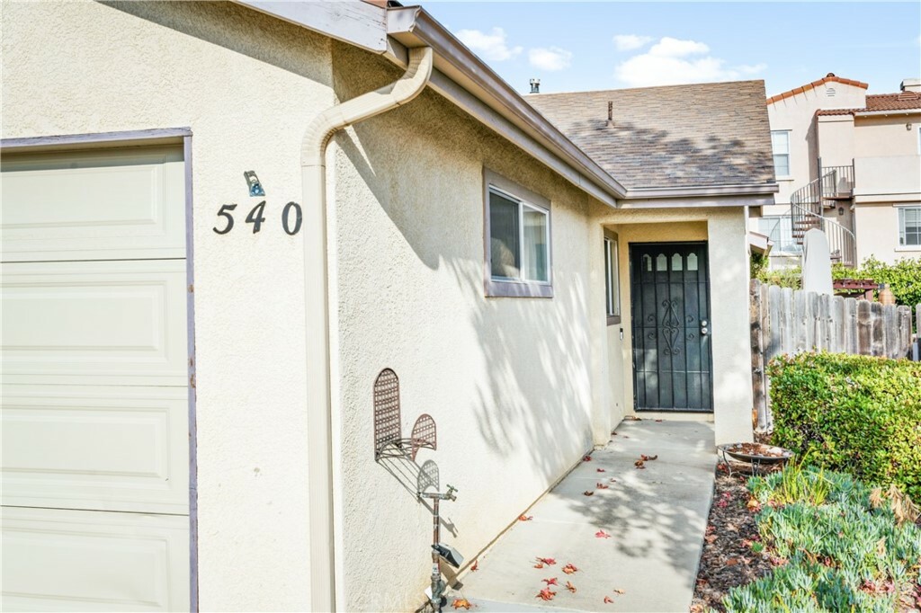 Property Photo:  540 Linnet Lane  CA 93444 