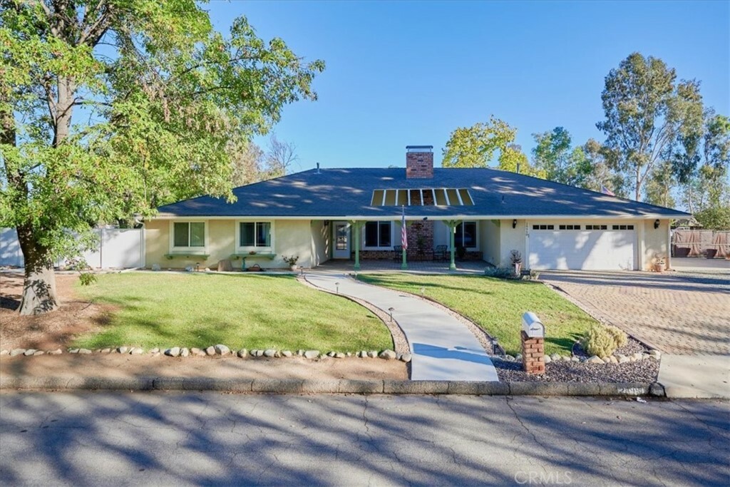 Property Photo: 28950 Tulita Lane CA 92584