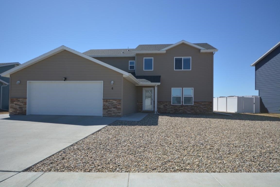 Property Photo:  6 Olive Tree Circle NE  ND 58703 