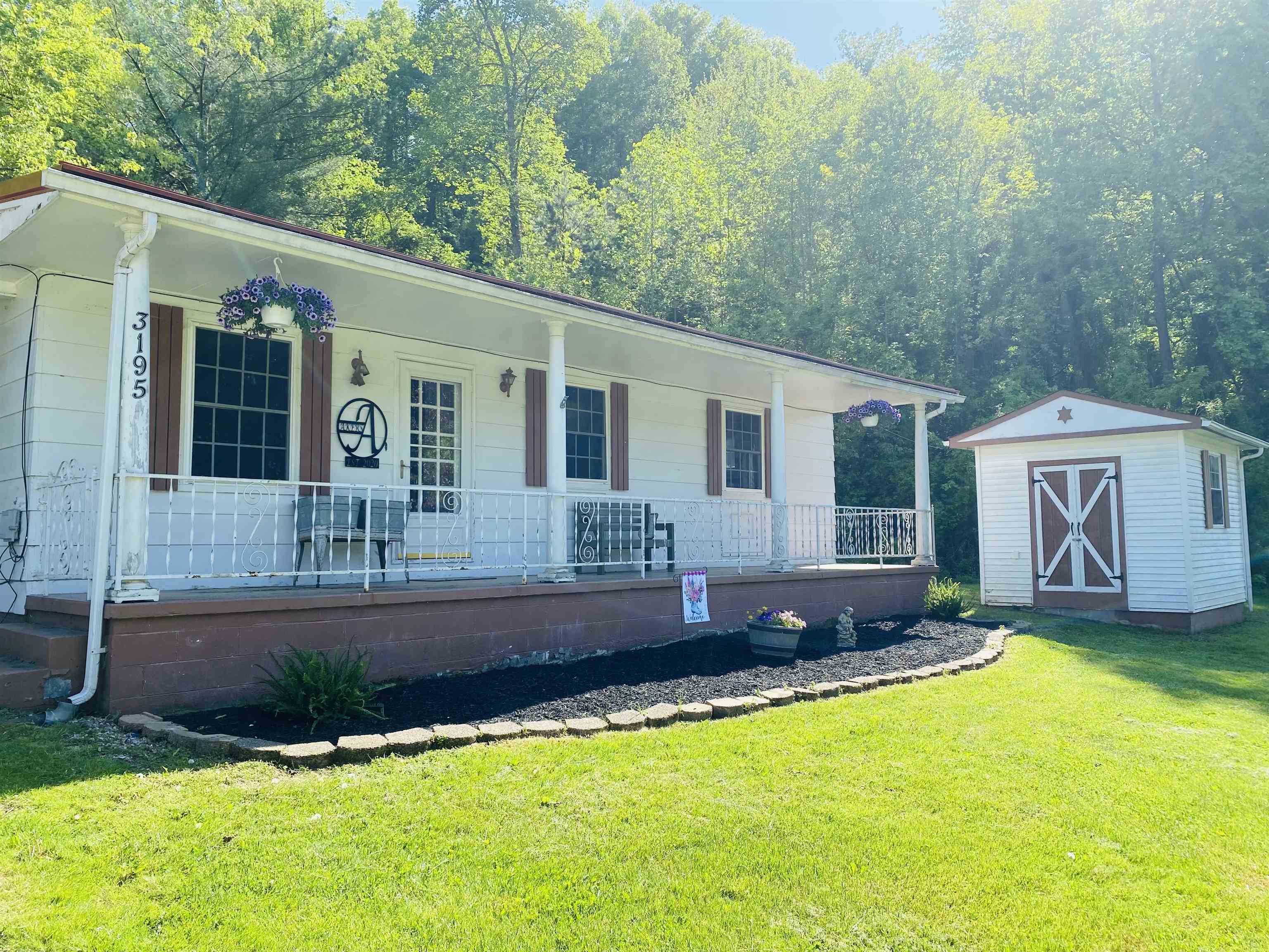 Property Photo:  3195 State Route 827  KY 41144 