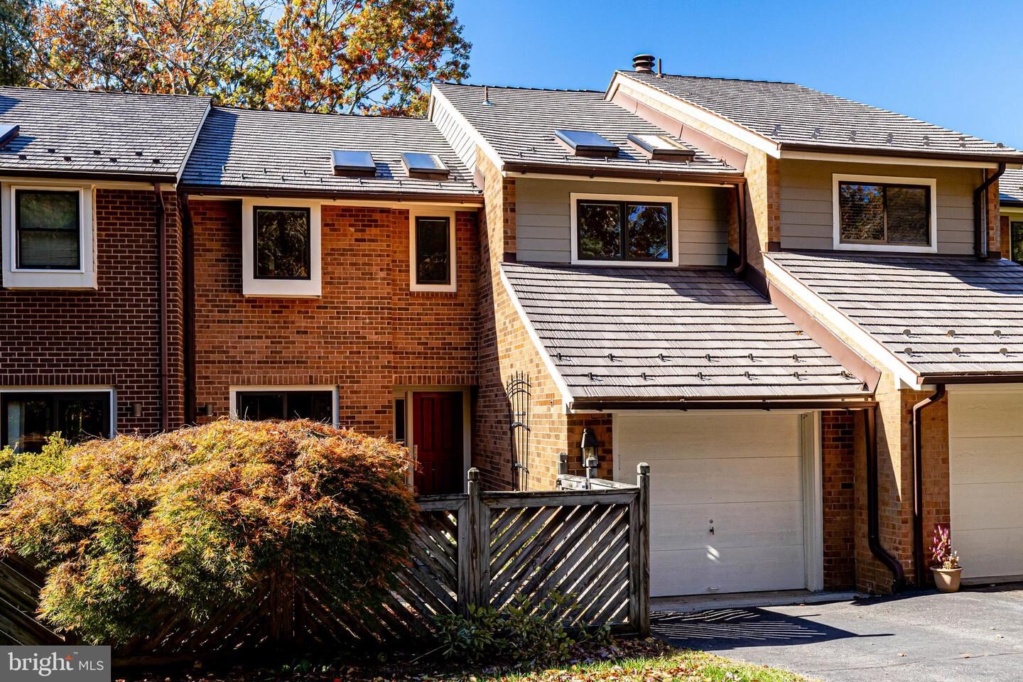 Property Photo: 11090 Glade Court VA 20191