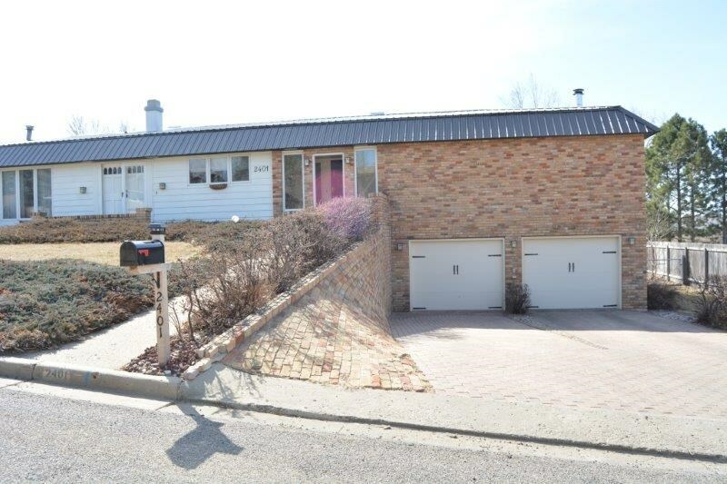 Property Photo:  2401 Bel Air Dr NW  ND 58703 