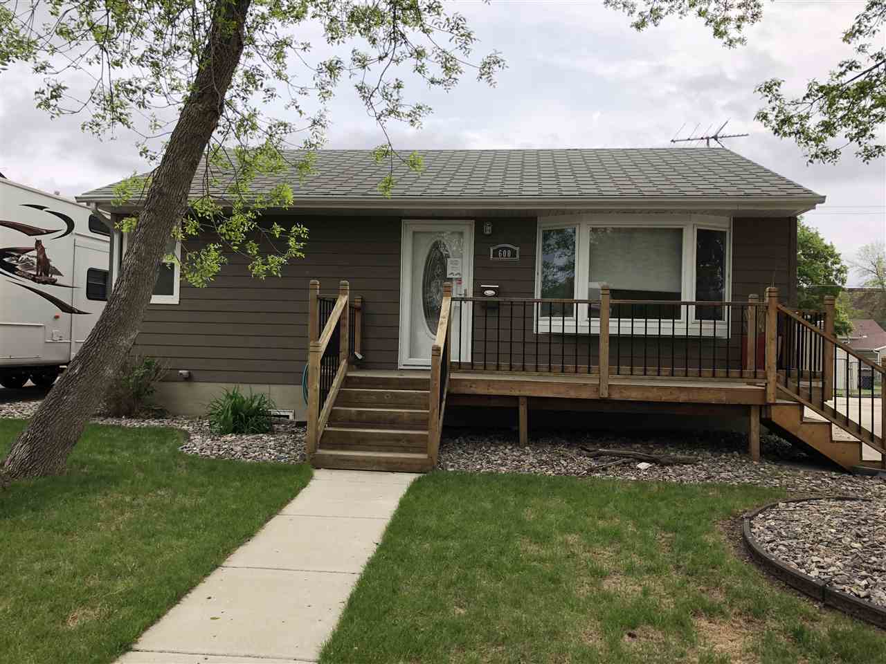 Property Photo:  600 18th St NW  ND 58703 