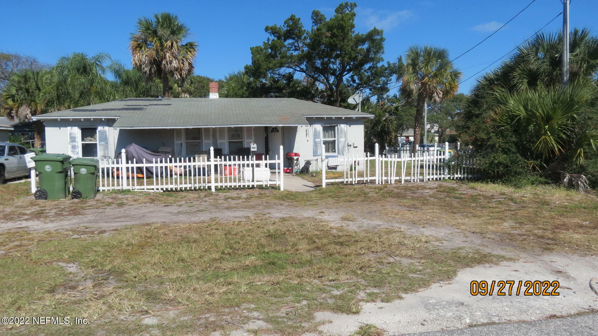 Property Photo:  903 4th Avenue S  FL 32250 