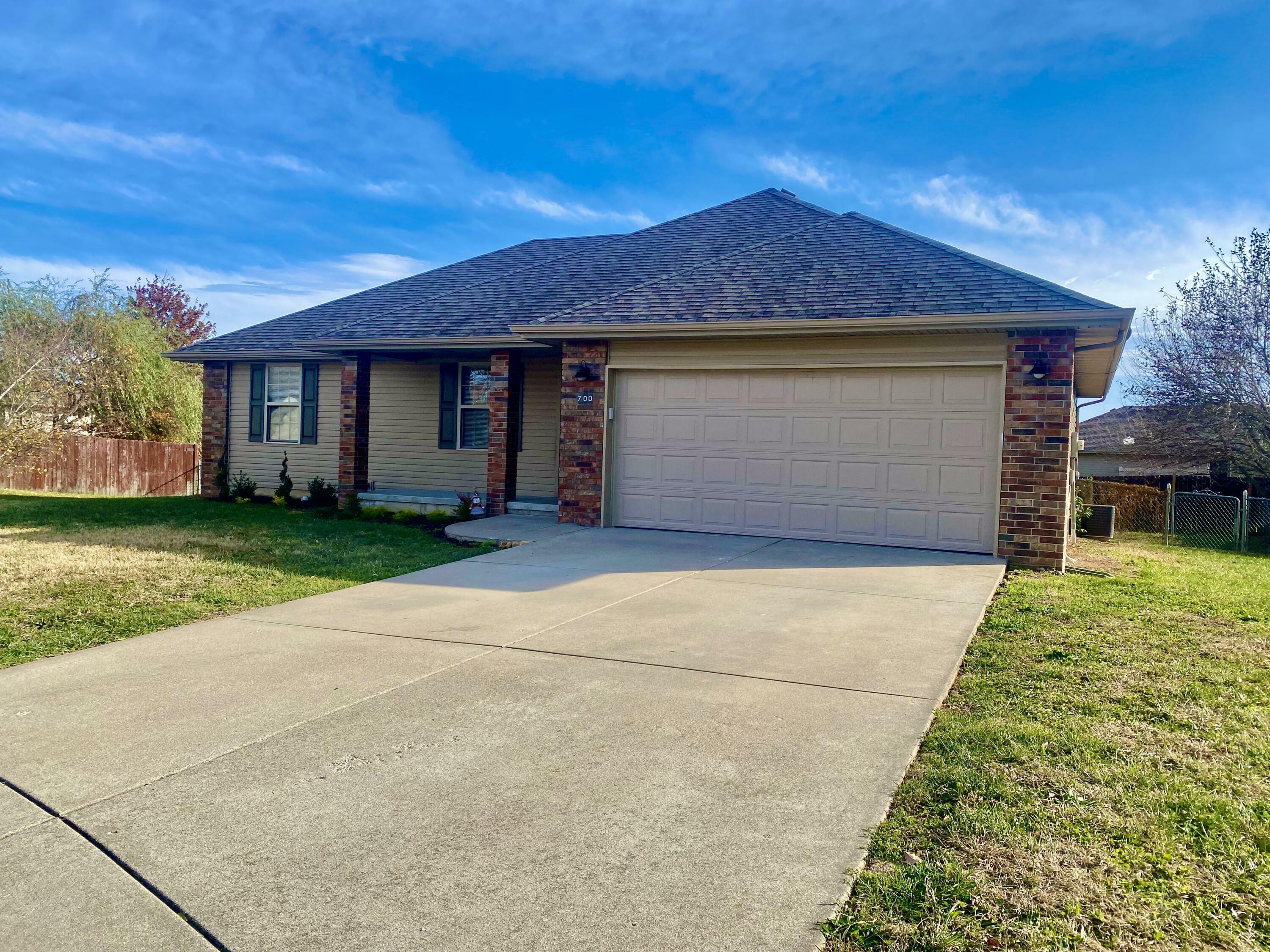 Property Photo:  700 W Lexington Circle  MO 65631 