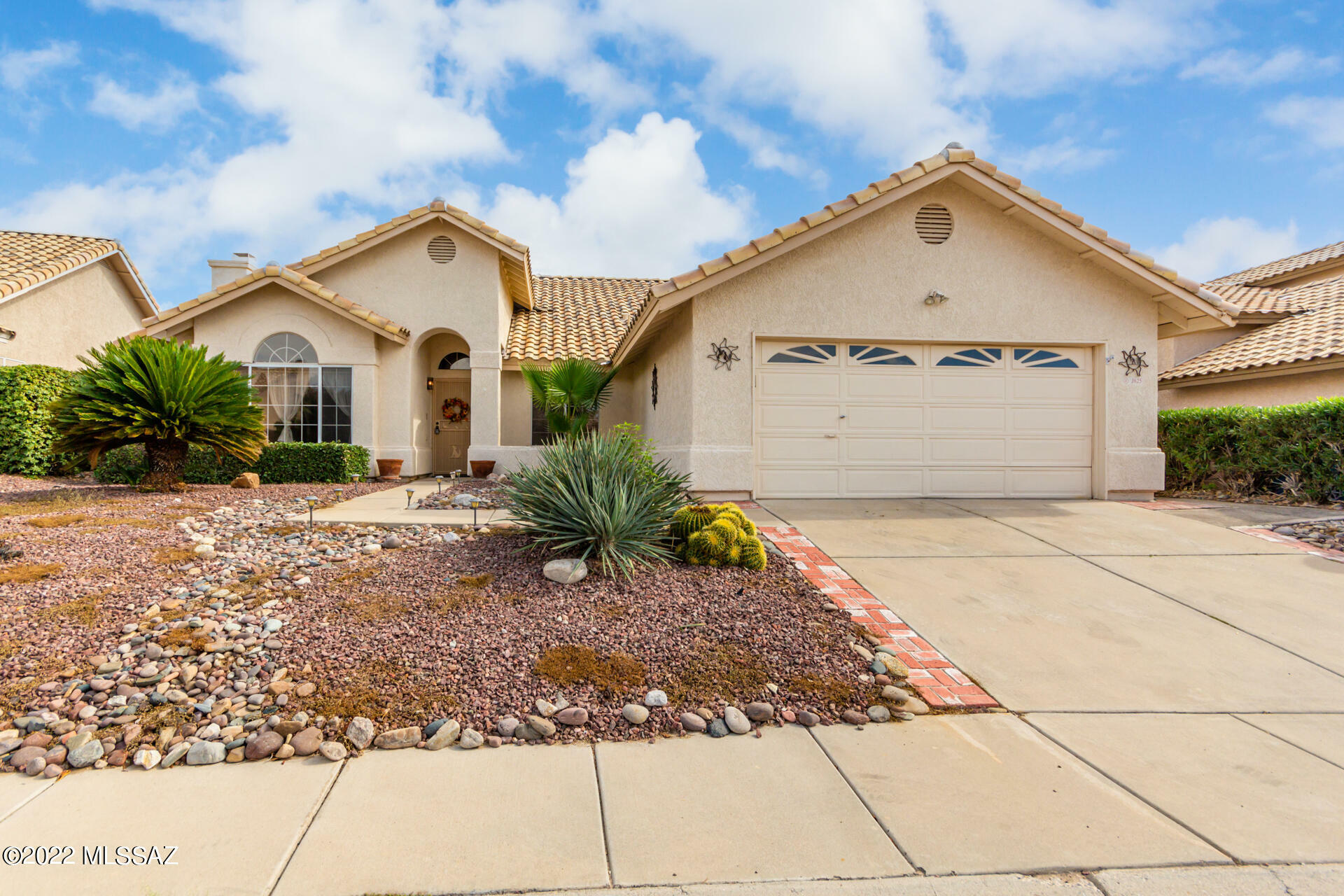 Property Photo:  1625 W Sunridge Dr  AZ 85704 