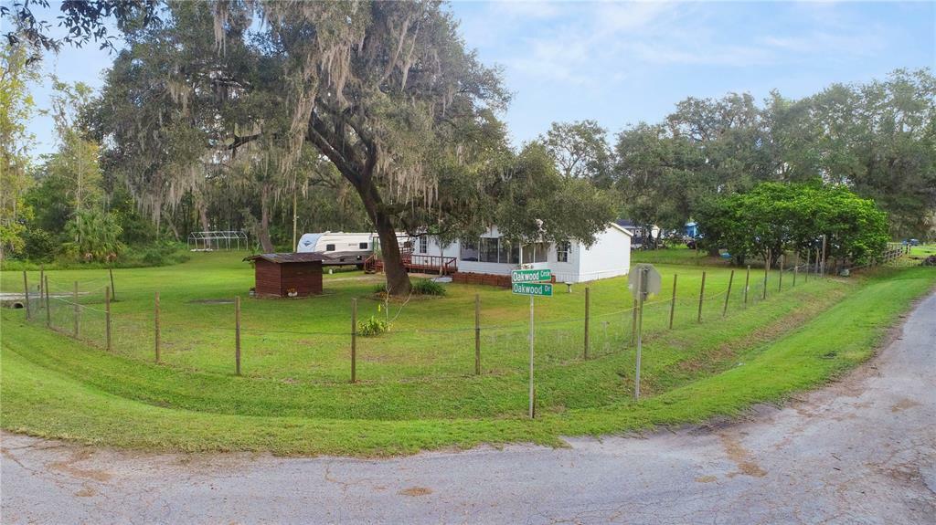 Property Photo:  8627 Oakwood Drive  FL 33810 