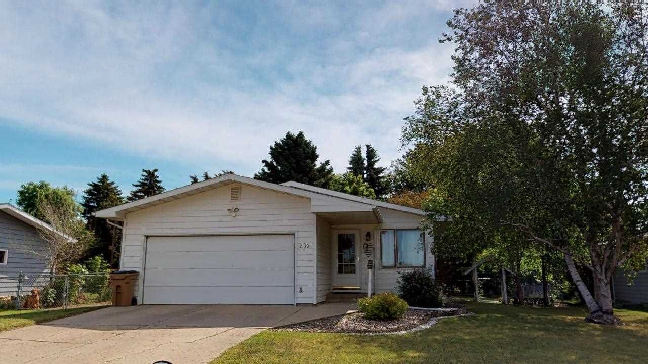 Property Photo:  2130 8th St NW  ND 58703 