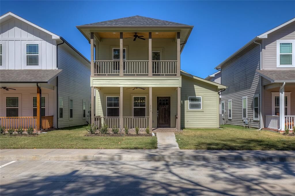 Property Photo:  433 Connally Street  TX 75482 