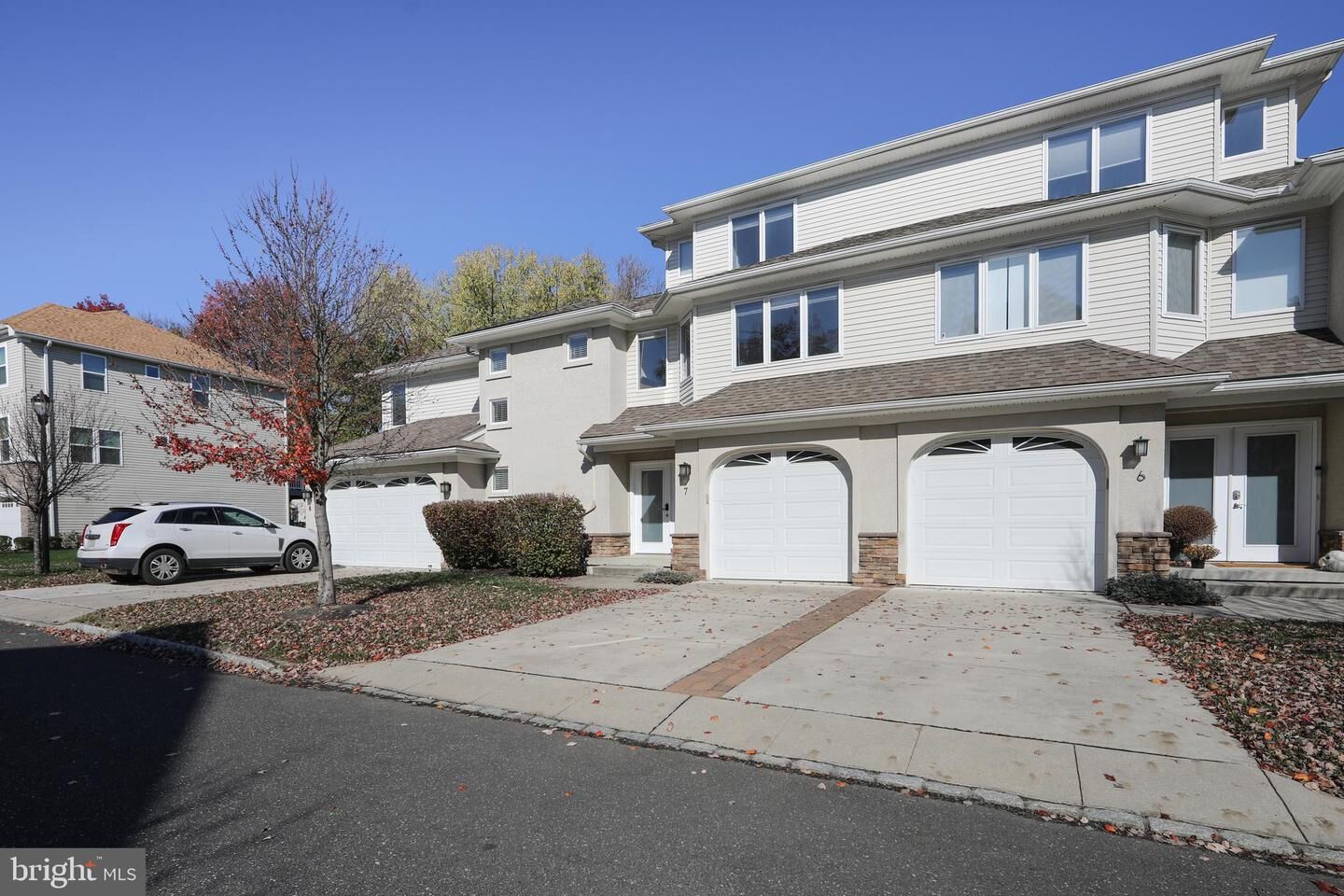Property Photo:  7 Regency Court  NJ 08002