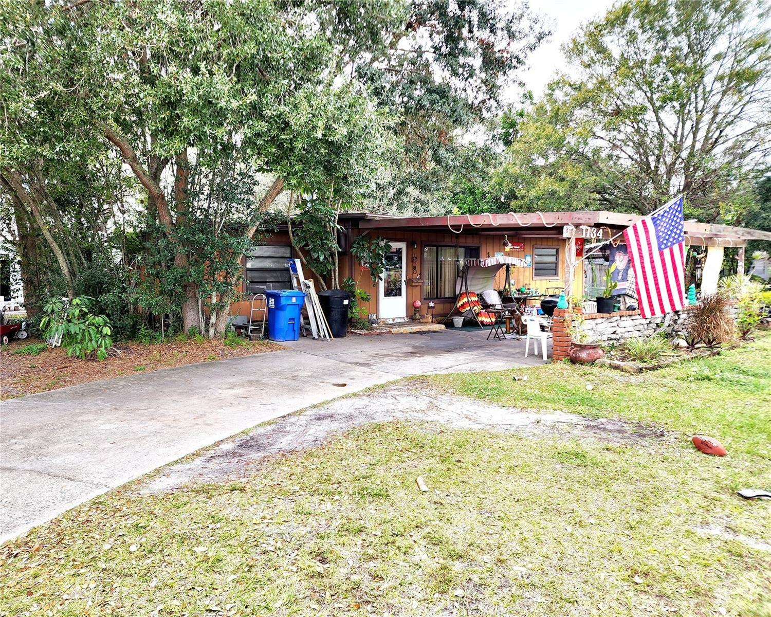 Property Photo:  1134 Meadowlawn Drive N  FL 33702 