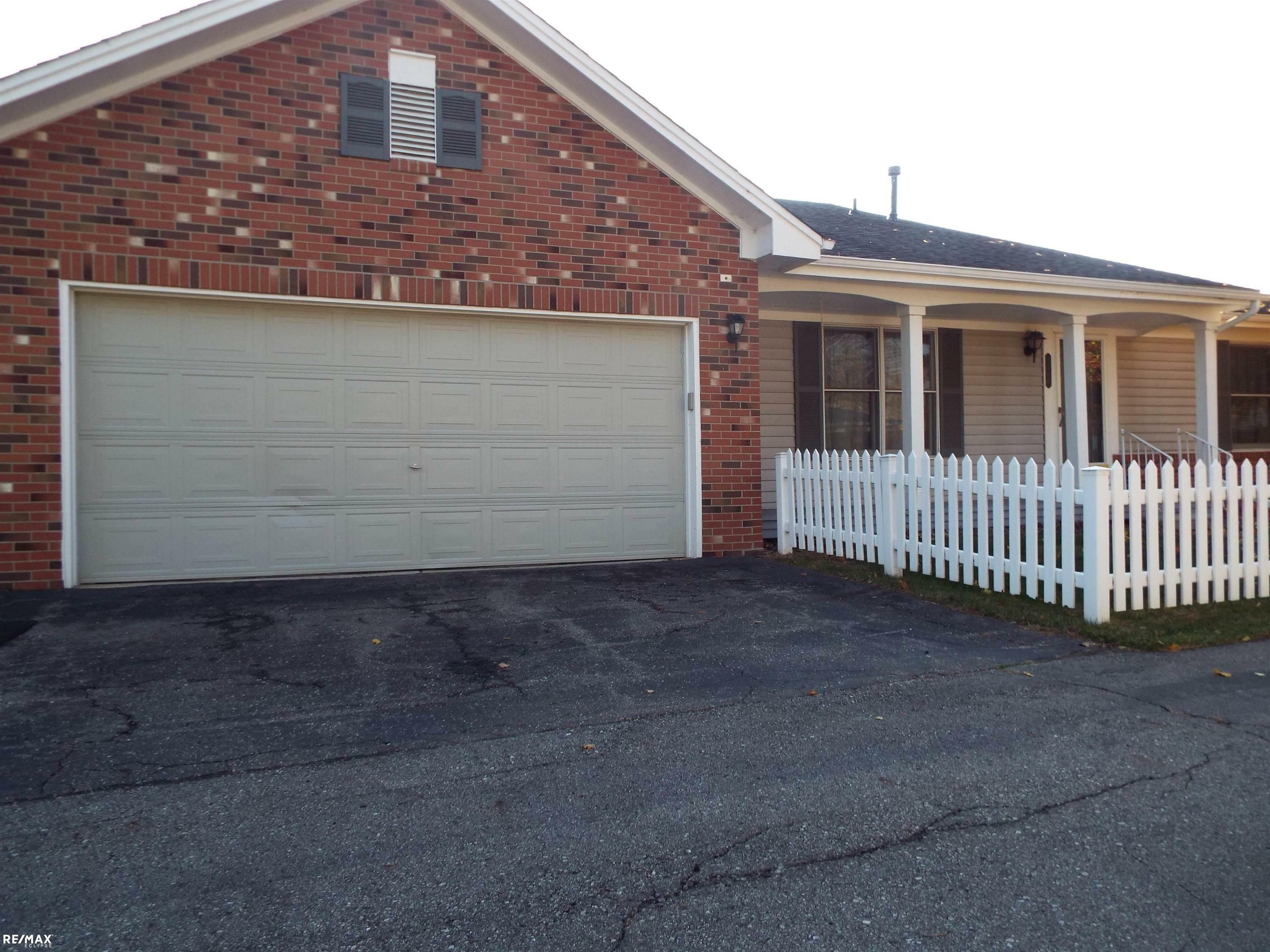 Property Photo:  5400 North Drive  MI 48082 