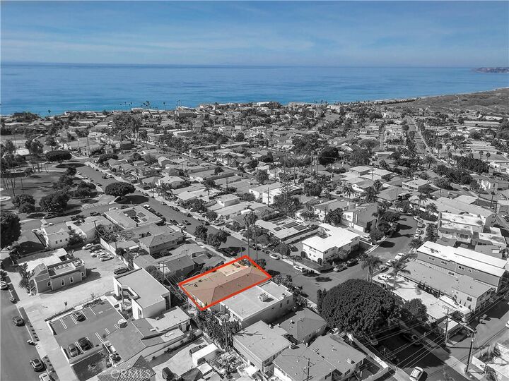 Property Photo:  111 Avenida Aragon  CA 92672