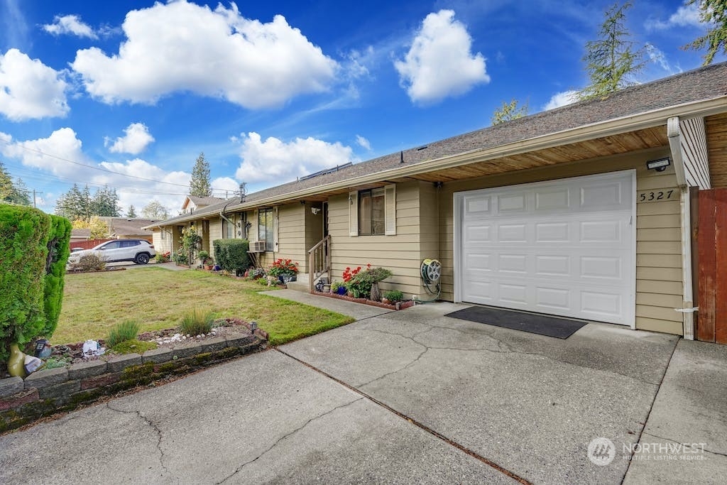 Property Photo:  5327 148th Street SW  WA 98026 