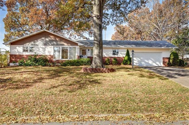 Property Photo: 6904 N Central Street MO 64118
