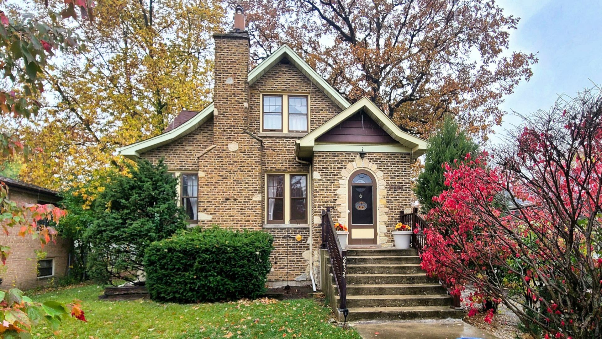 Property Photo: 2434 1st Avenue IL 60171