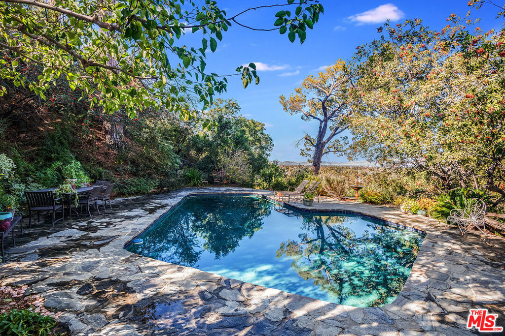 Property Photo: 12184 Laurel Terrace Drive CA 91604