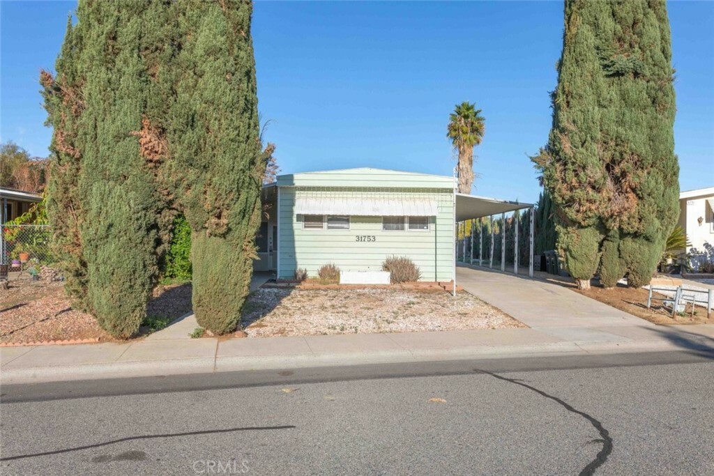 Property Photo:  31753 Via Valdez Street  CA 92530 