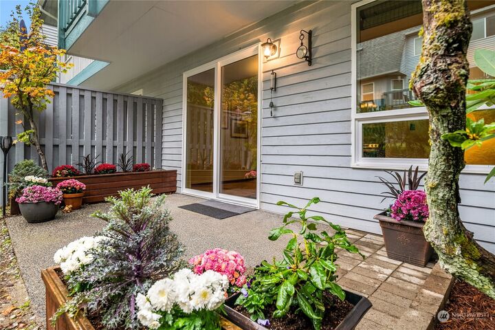 20610 60th Avenue W C  Lynnwood WA 98036 photo