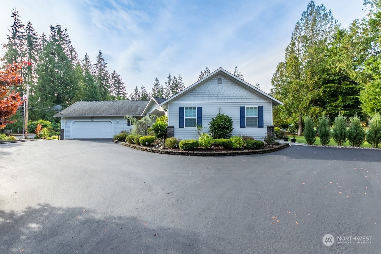 Property Photo:  681 E Saint Andrews Drive  WA 98584 