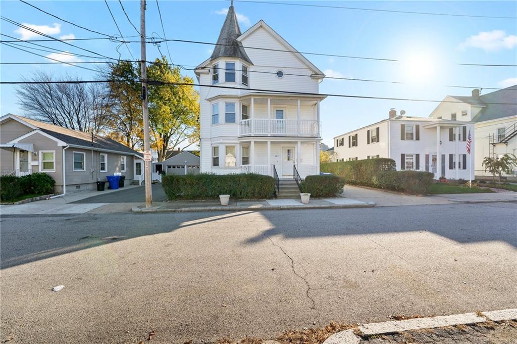 Property Photo: 105 Oakland Av, Unit#1 RI 02861