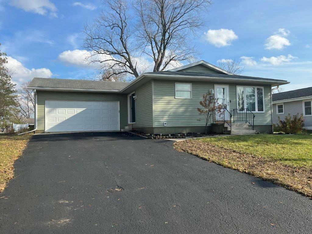 Property Photo:  855 Suellen Ln  WI 53901 