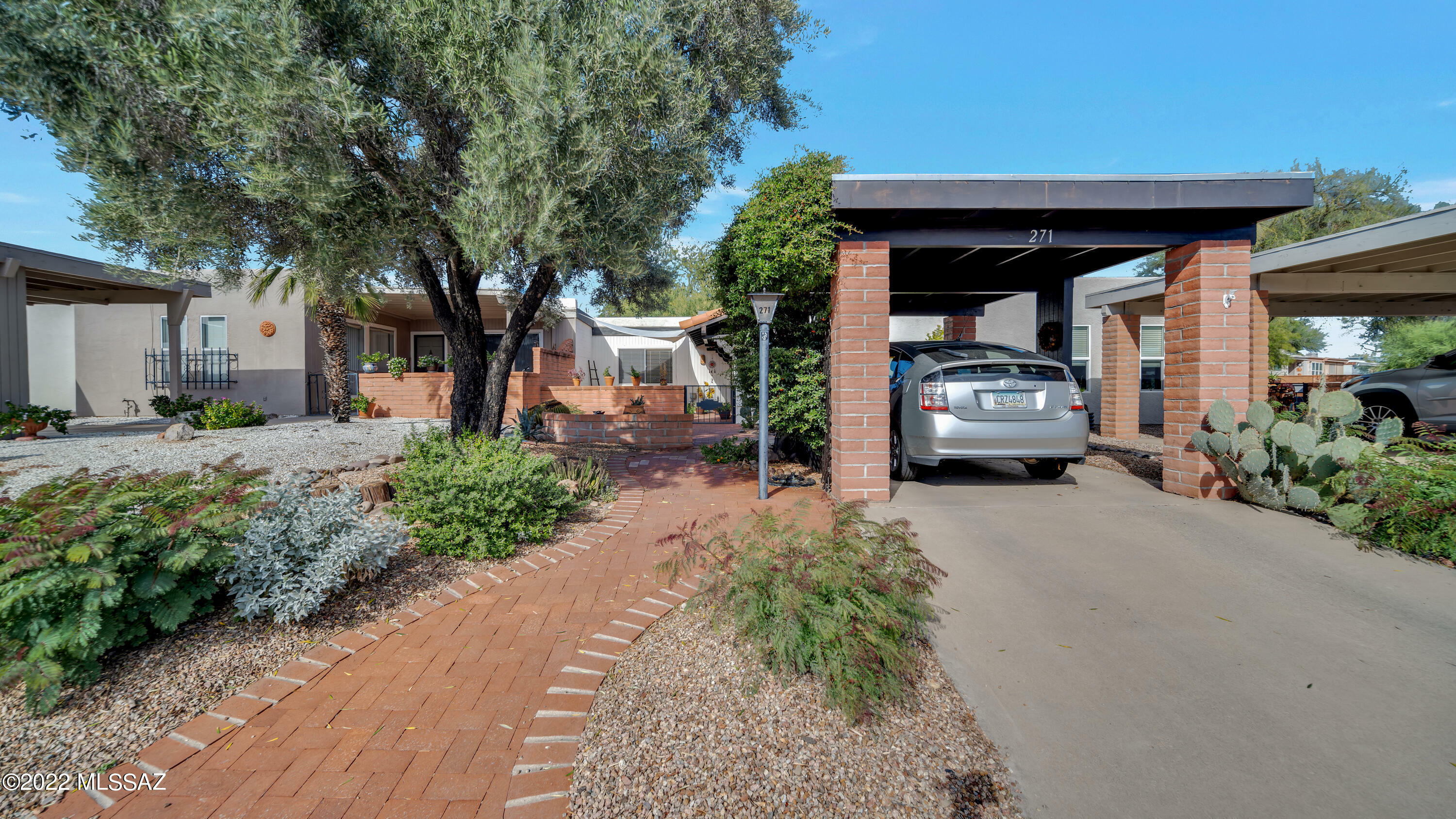 Property Photo:  271 N Camino Del Vate  AZ 85614 