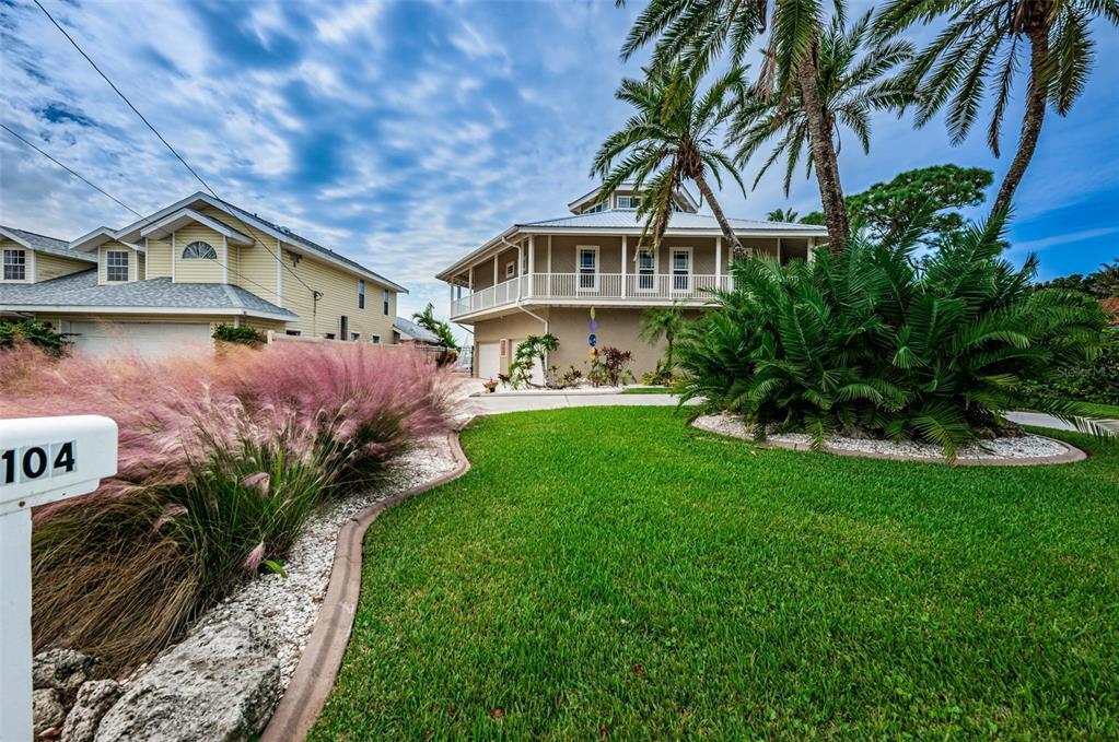 Property Photo: 104 Carlyle Drive FL 34683