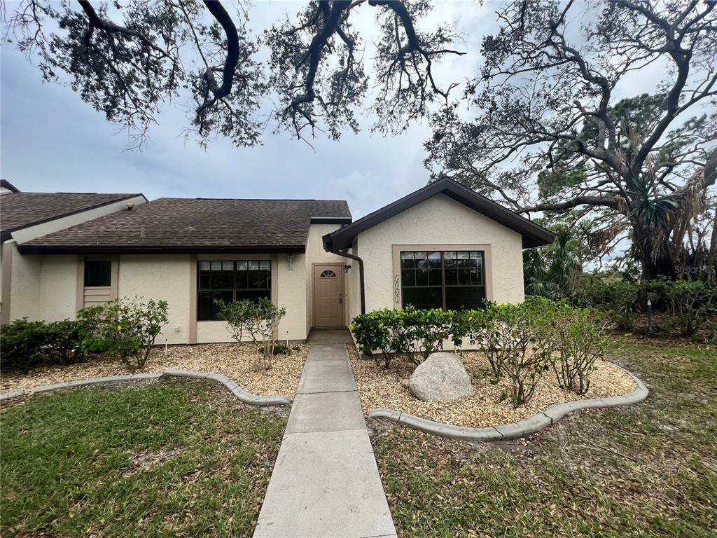 Property Photo:  5901 Mashie Circle  FL 34287 