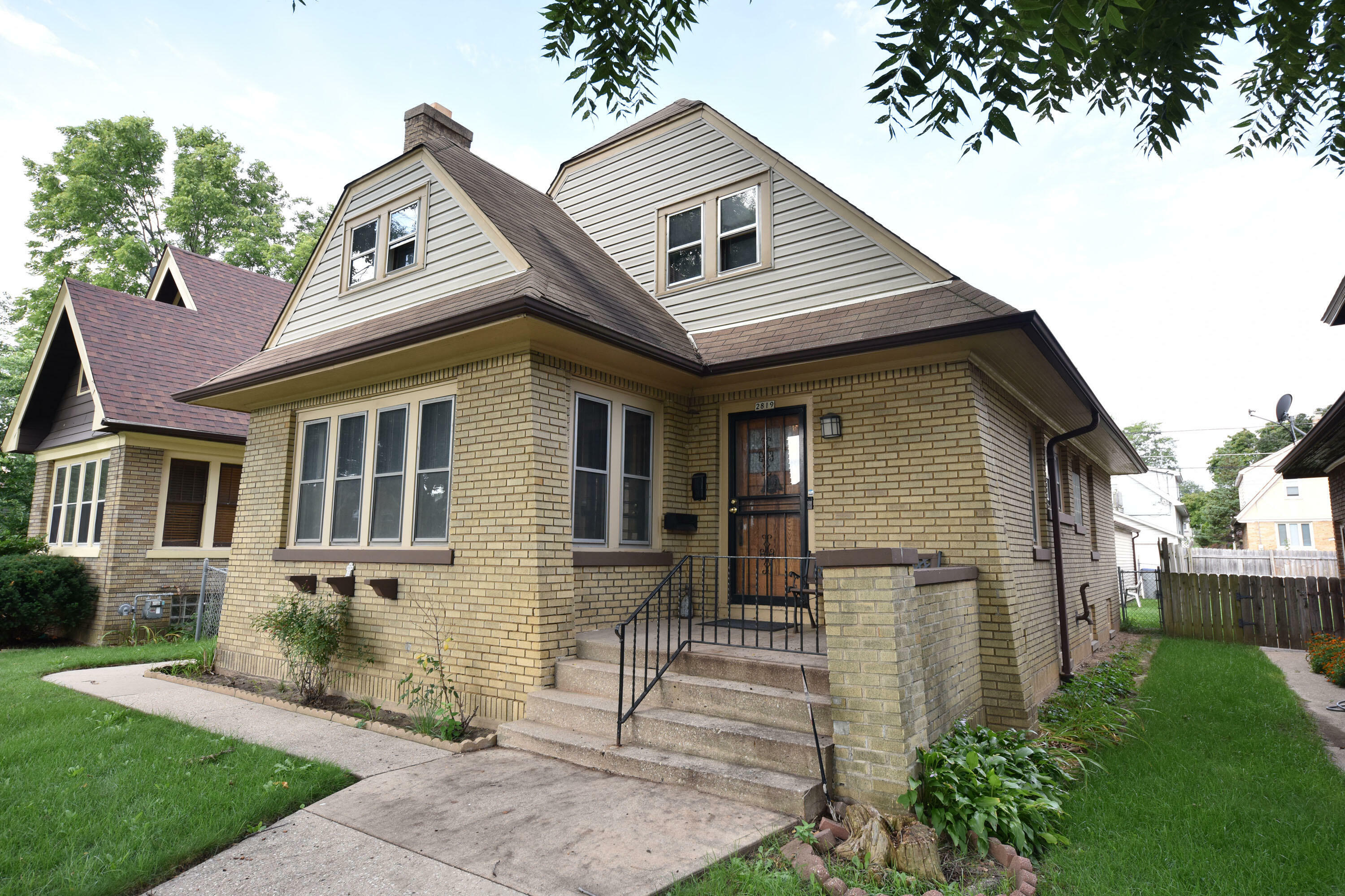 Property Photo: 2819 N 54th St WI 53210