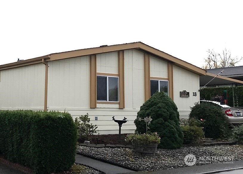 Property Photo:  705 Harmon Way S 13  WA 98360 