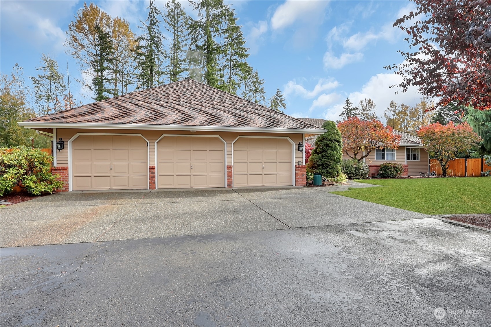 Property Photo: 33228 170th Place SE WA 98092