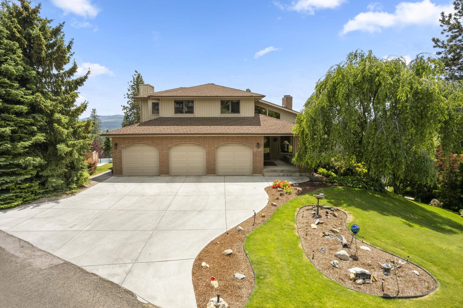 Property Photo:  7703 E Columbia Dr  WA 99212 