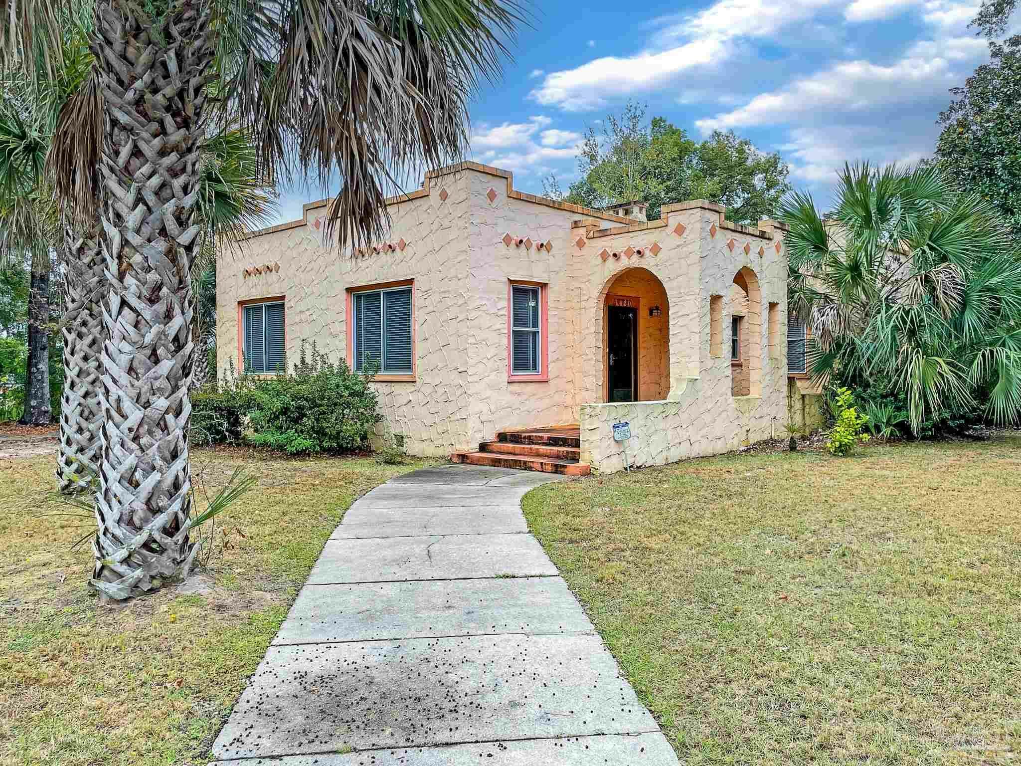 Property Photo:  1420 N 12th Ave  FL 32503 