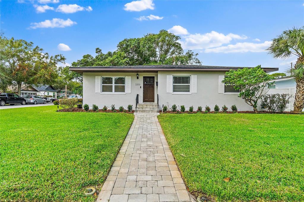 Property Photo: 3200 1st Street N FL 33704