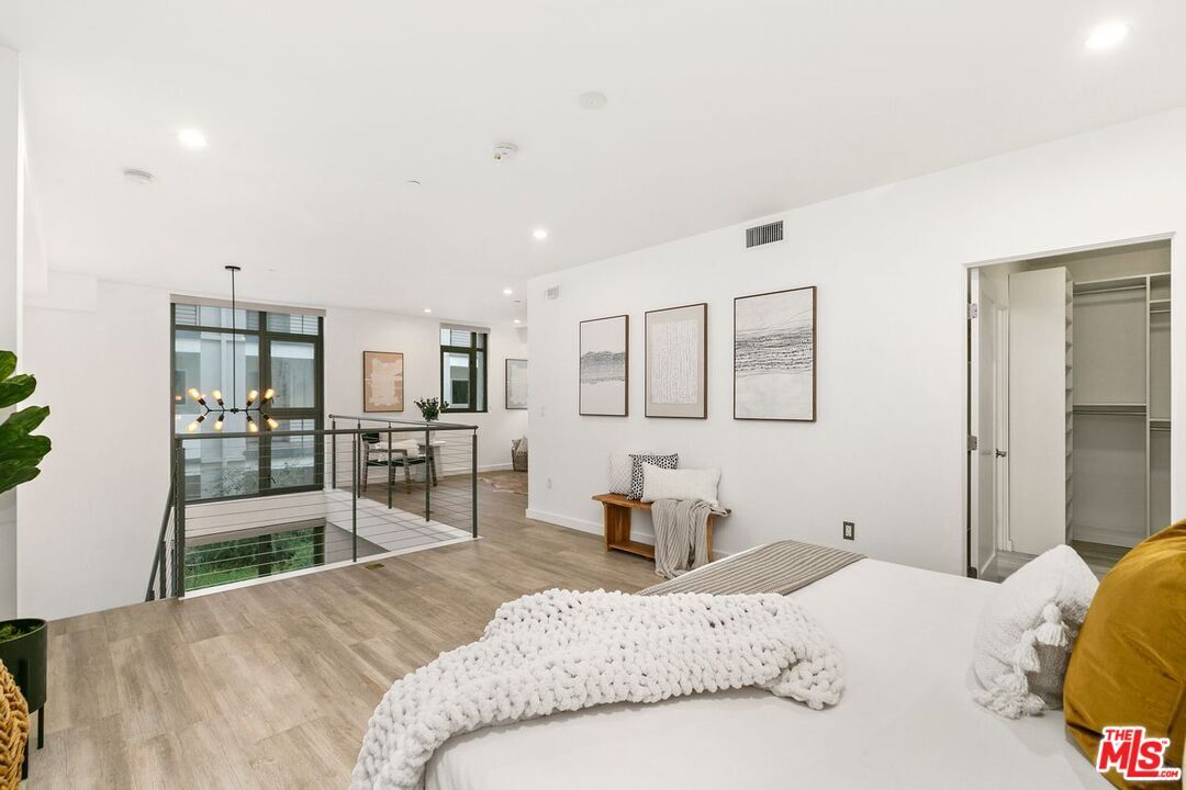 Property Photo:  13045   Pacific Promenade 109  CA 90094 