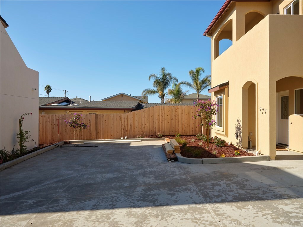 Property Photo:  777 Manhattan Avenue  CA 93433 