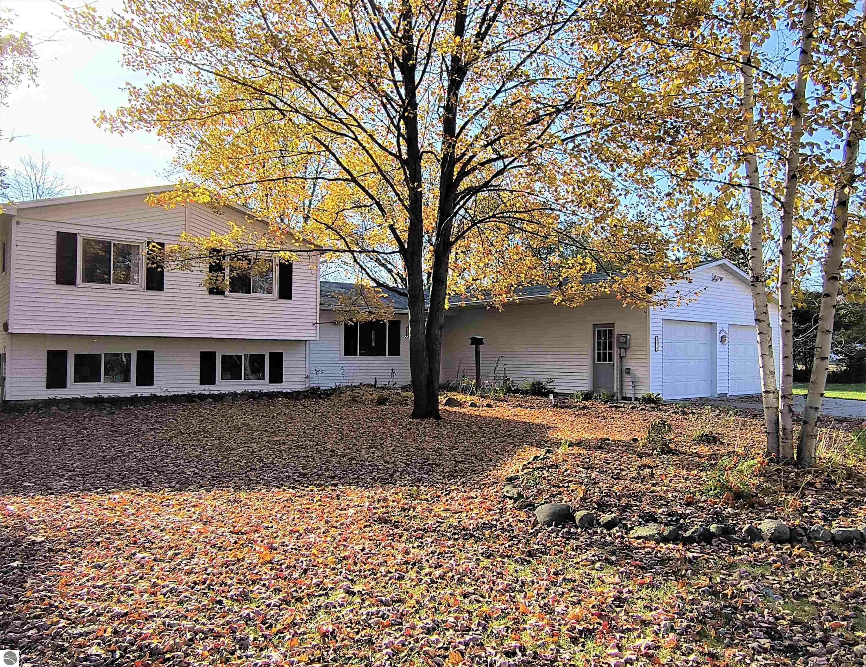 Property Photo:  1236 S Loomis Road  MI 48858 