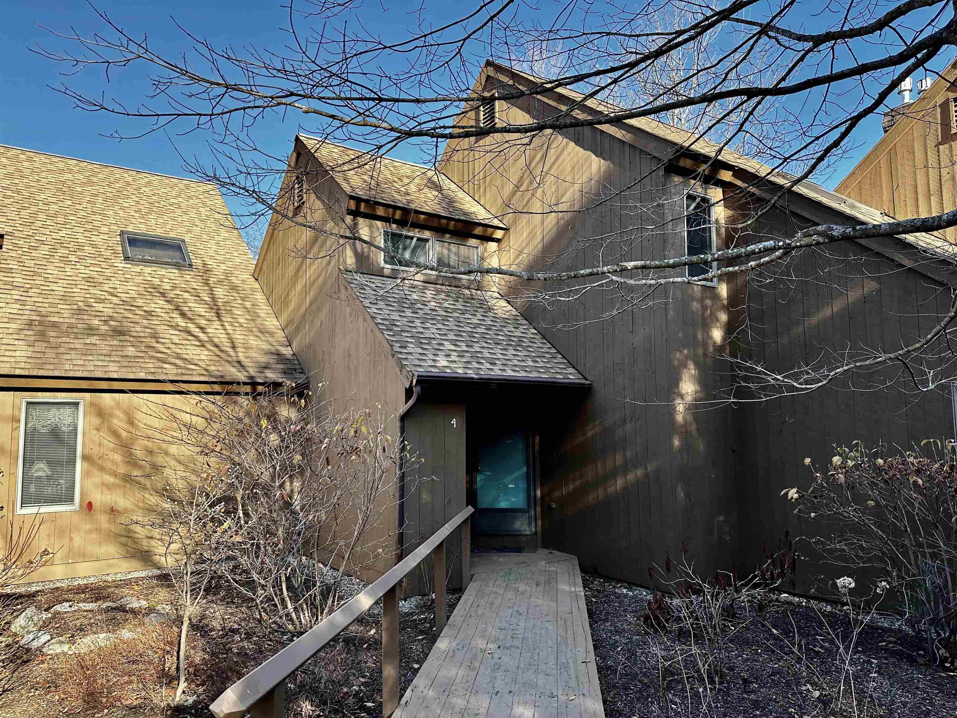Property Photo:  4 Lakeview Place  NH 03753 