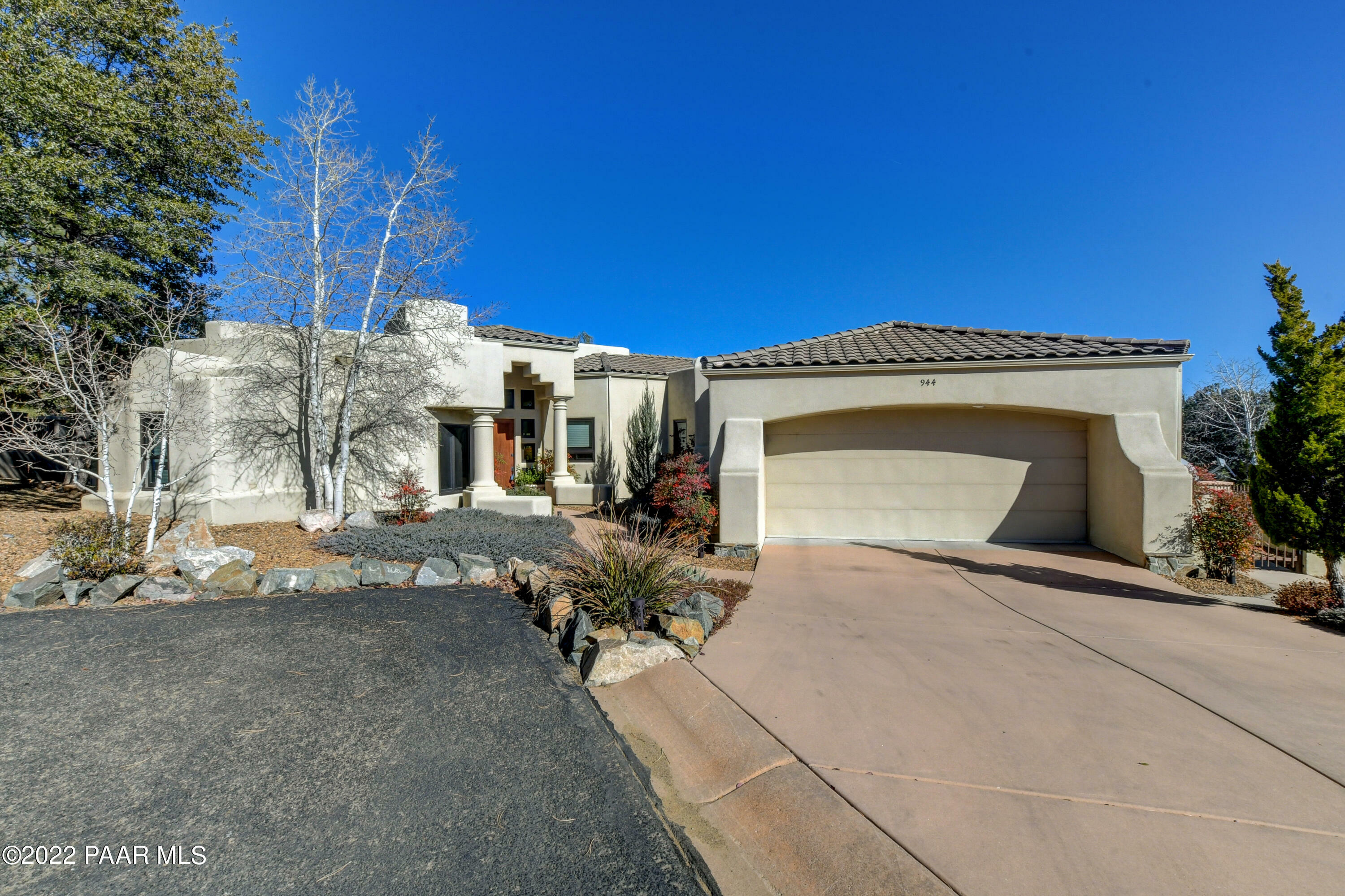 Property Photo:  944 Santa Fe Circle  AZ 86305 