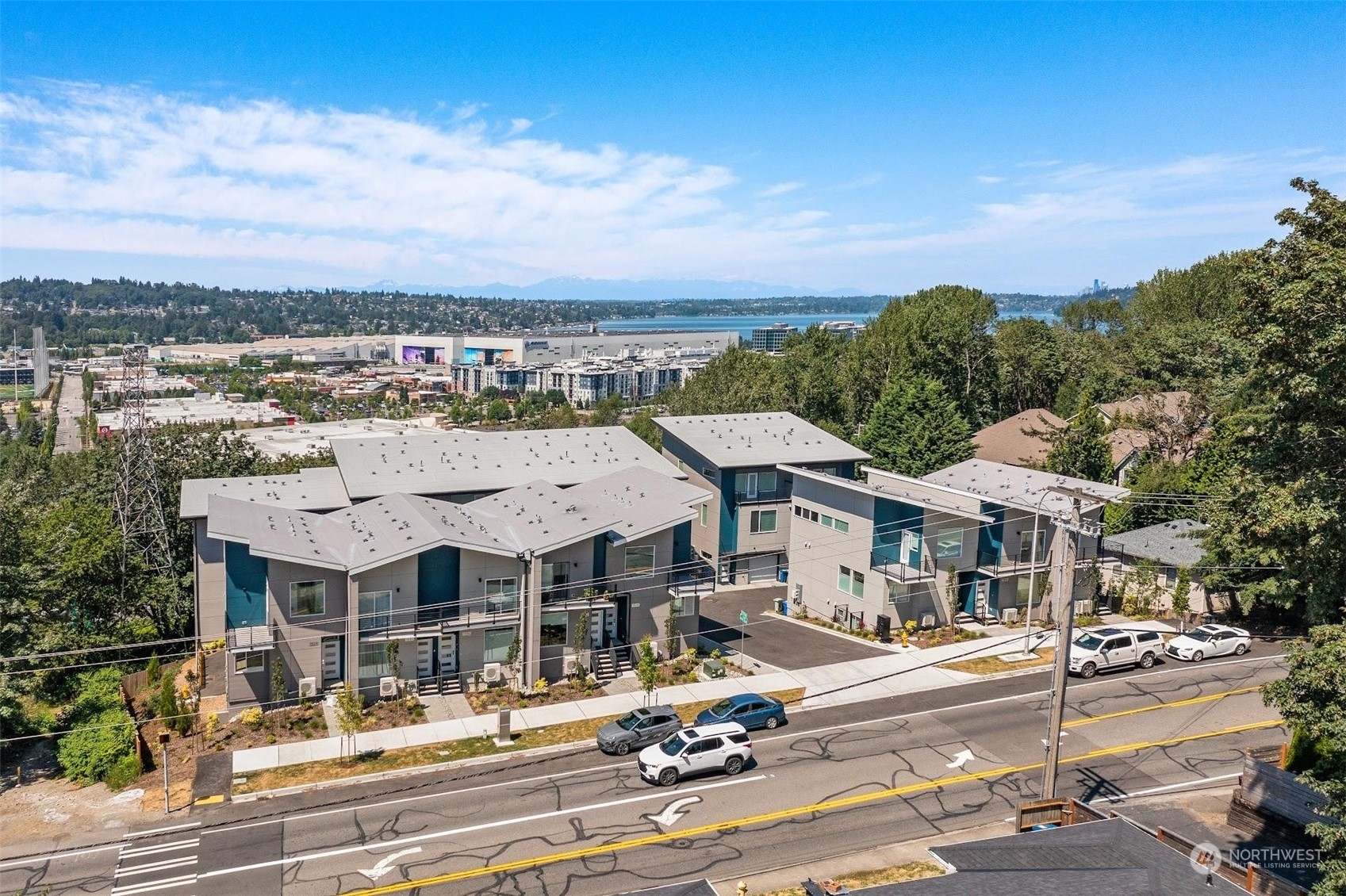 Property Photo: 1924 NE 7th Court WA 98056