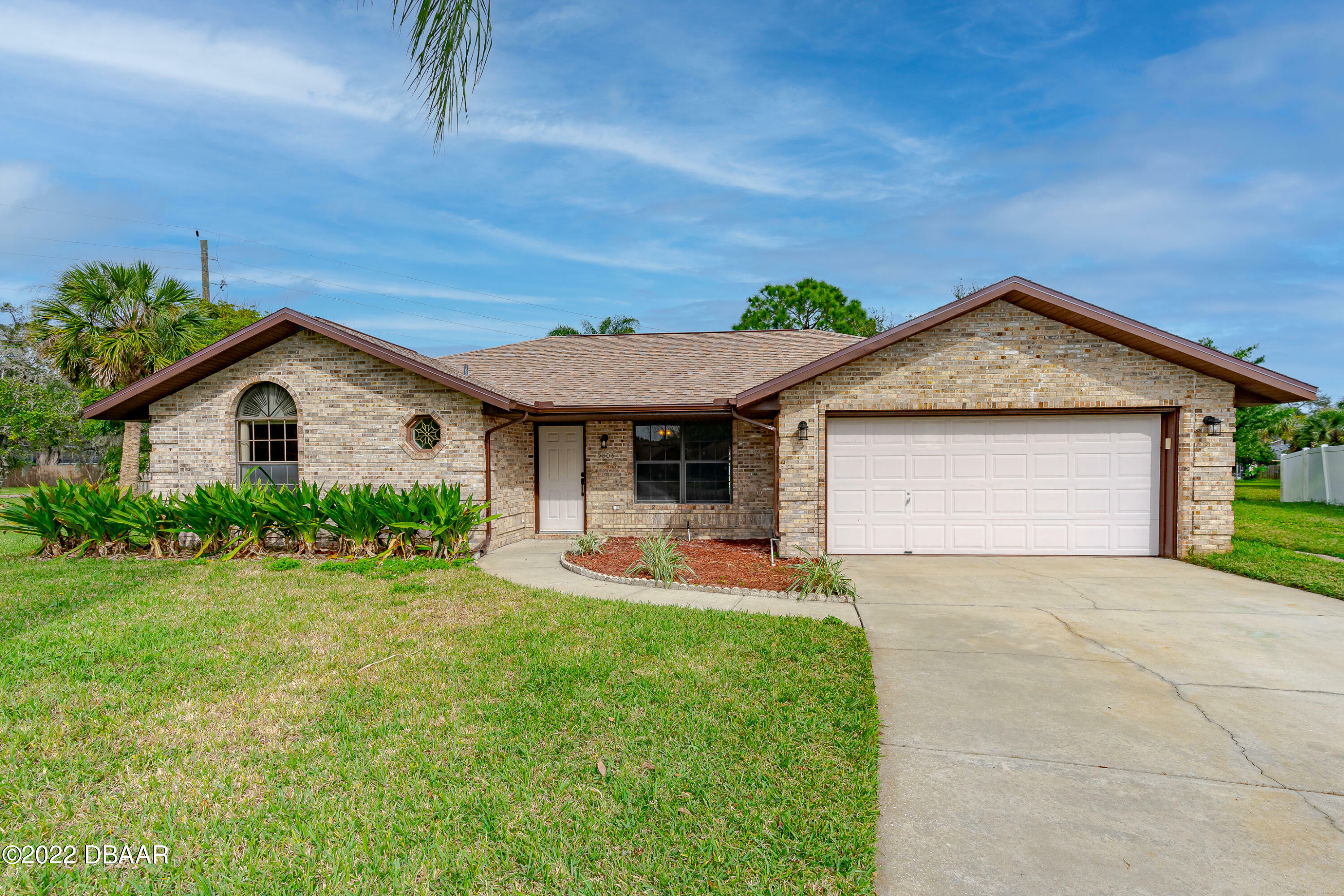 Property Photo:  5803 Camelot Court  FL 32127 