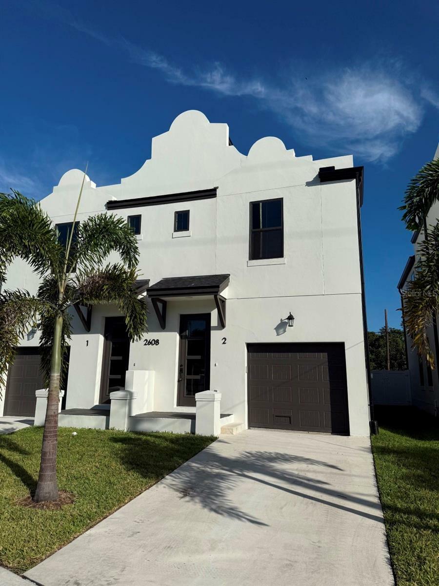 Property Photo: 2608 E Clark Street 2 FL 33605
