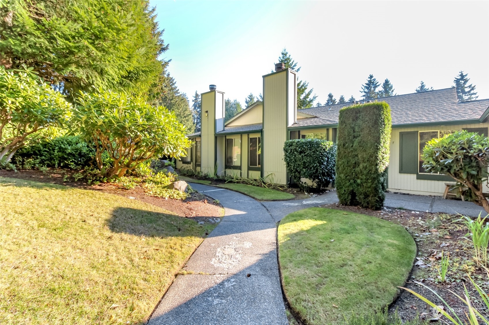 Property Photo: 526 S 323rd Place 11F WA 98003