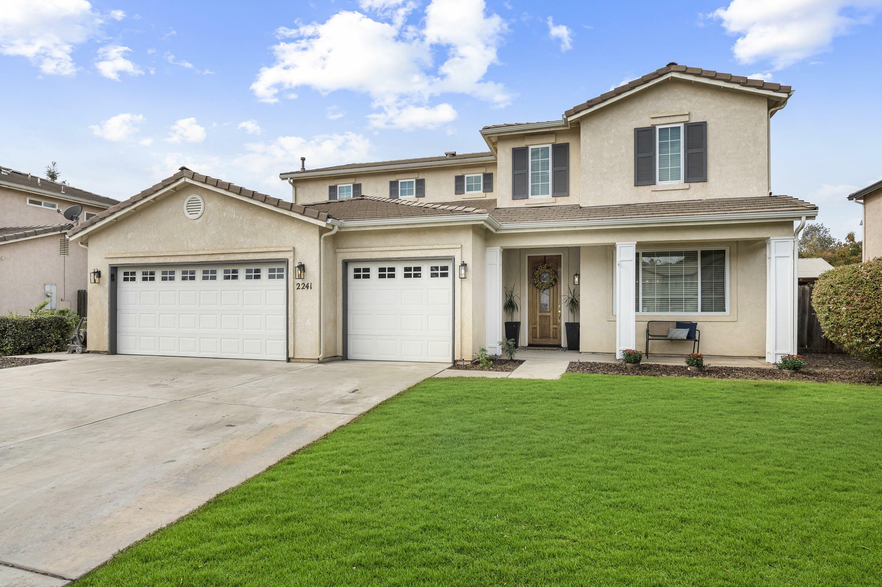 Property Photo:  2241 N Tommy Court  CA 93291 