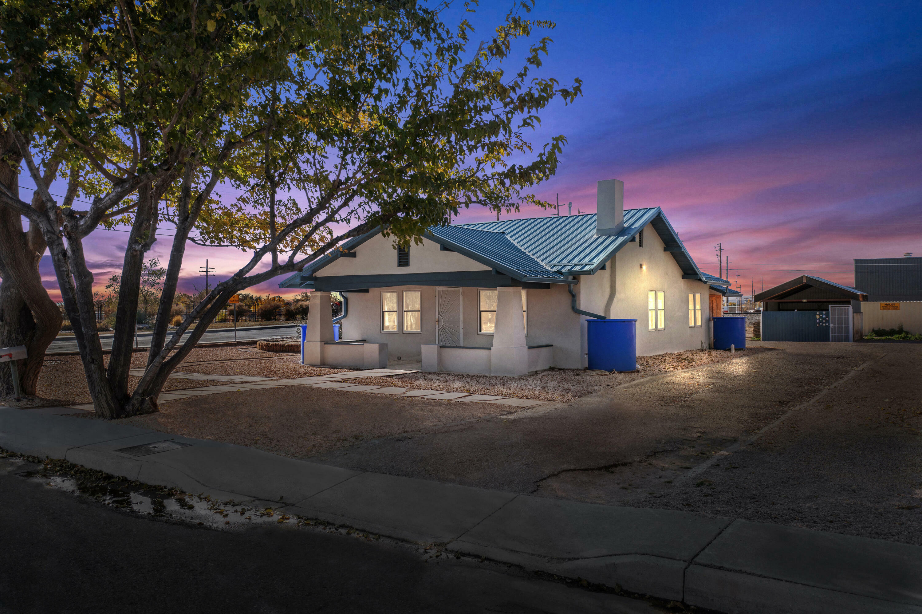 Property Photo:  2901 Commercial Street NE  NM 87107 