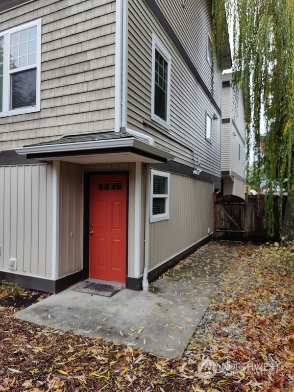 Property Photo:  9728 Woodlawn Avenue N B  WA 98103 