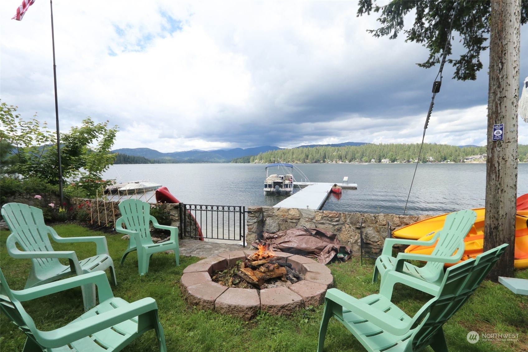 Property Photo:  22917 E Park Beach Road  WA 99025 