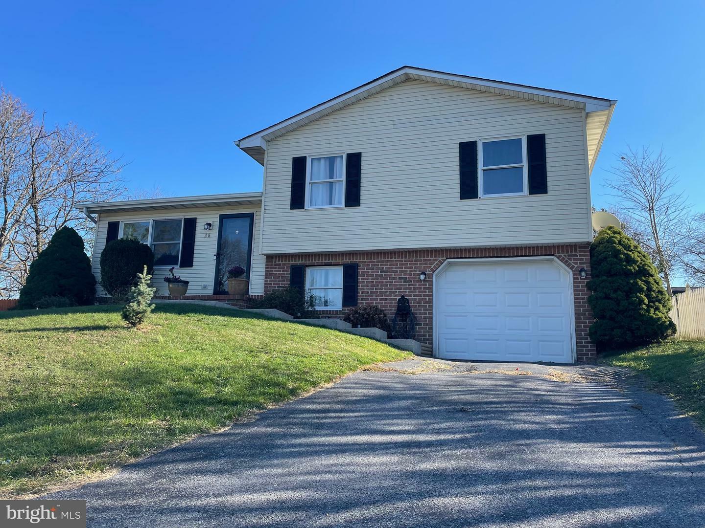 Property Photo: 28 Hershey Court WV 25404