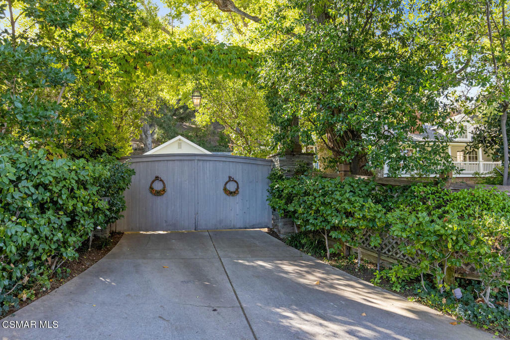 Property Photo:  2421 Stafford Road  CA 91361 